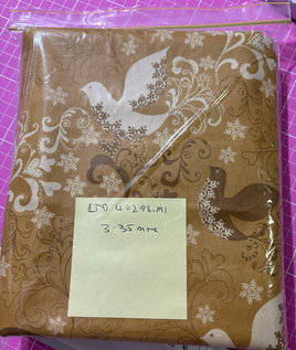 D40298M1 Glisten - Gold Doves (per Metre)